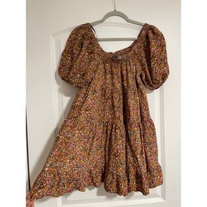 Floral pattern ruffled shift dress